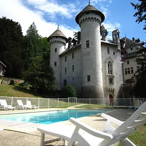 Castle In Serri Res En Chautagne With Terrace Hébergement de vacances Serrières-en-Chautagne